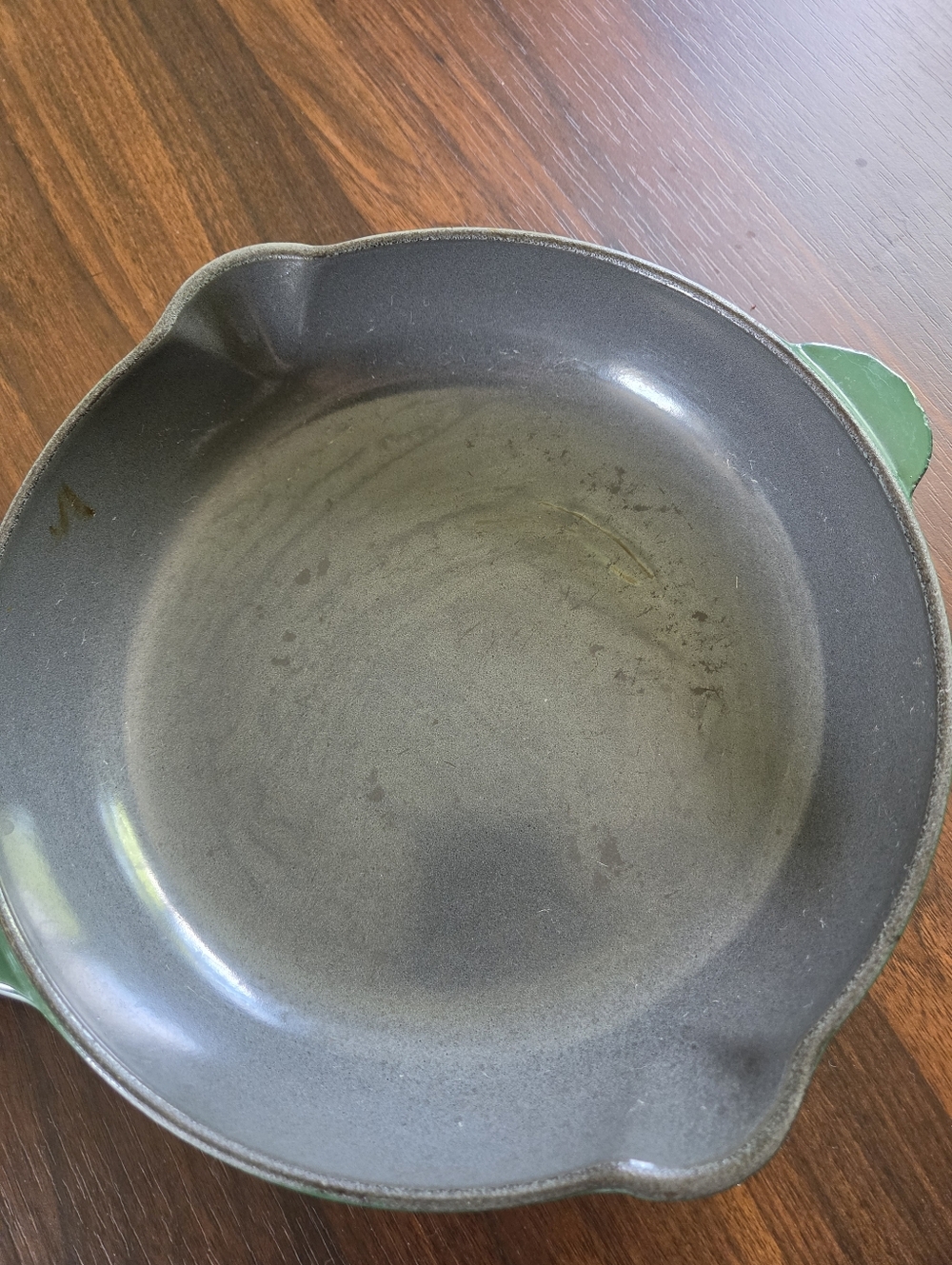 Vintage Le Creuset #23 Emerald Green Enameled Cast Iron Skillet 9" Double Spout - Picture 4 of 7